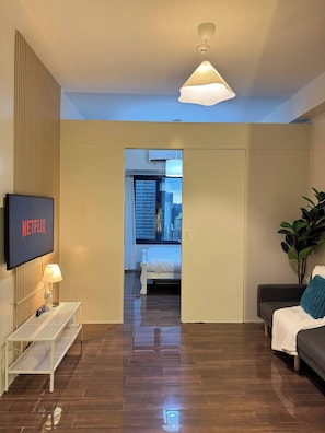 Apartment, 1 Bedroom, Private Pool, City View | 1 bedroom