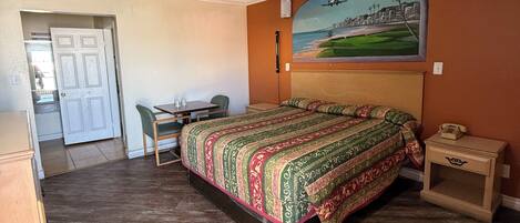 5 bedrooms, iron/ironing board, WiFi