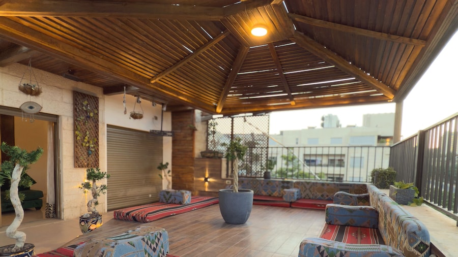 Charming Amman Apartment With Central AC and Parking