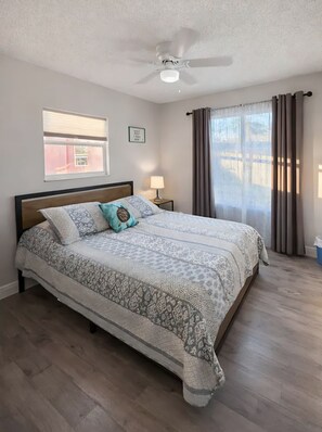 2 chambres, lit parapluie, Wi-Fi gratuit, draps fournis