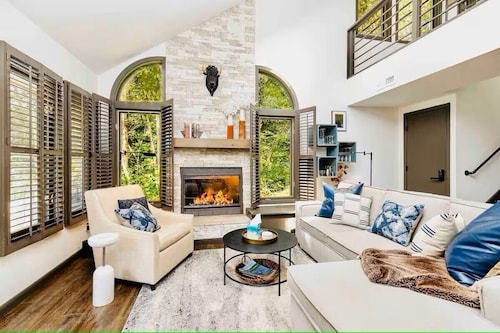 Luxury Meets Comfort Instagram-Worthy,12 Min 2 Town, Pools, Trails