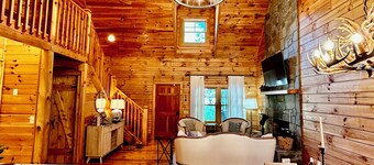 Beautiful newly renovated modern mountain cabin 8 min from downtown w/ club