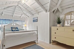 7 bedrooms, free WiFi, bed sheets