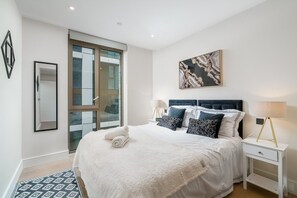 2 bedrooms, iron/ironing board, Internet, bed sheets