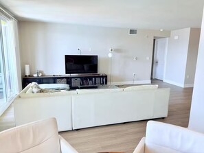 TV connectée, cheminée