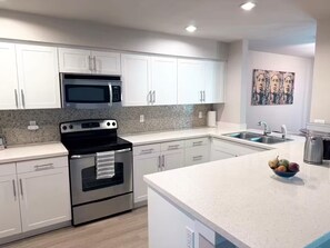 微波炉、烤箱、炉灶、洗碗机