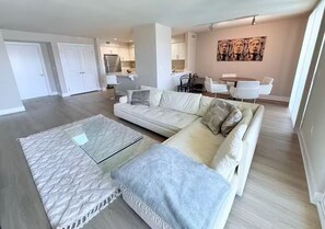 智能电视、壁炉