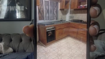 Fridge, oven, stovetop, electric kettle