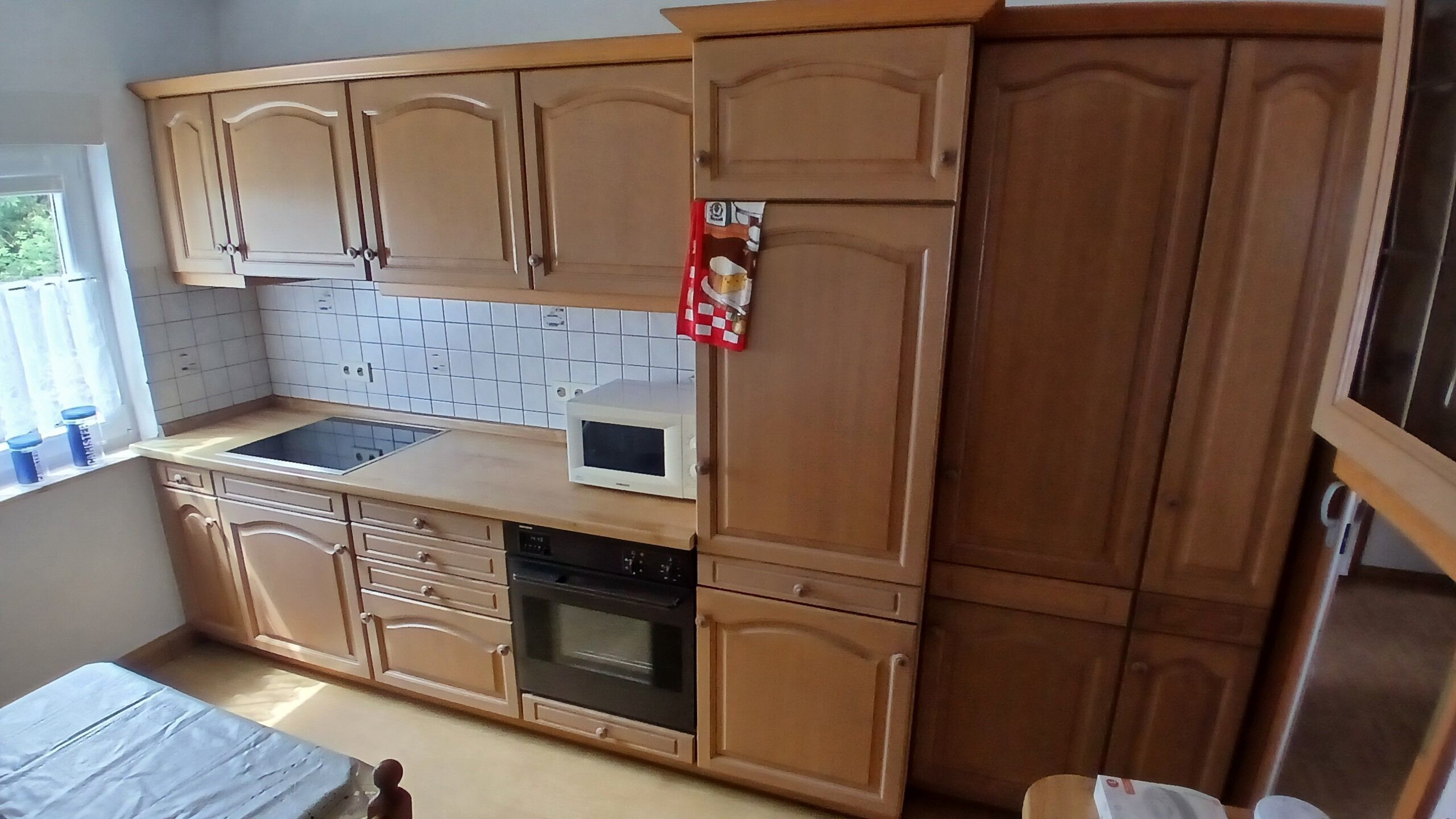 Mikrobølgeovn, kokeplater og oppvaskmaskin