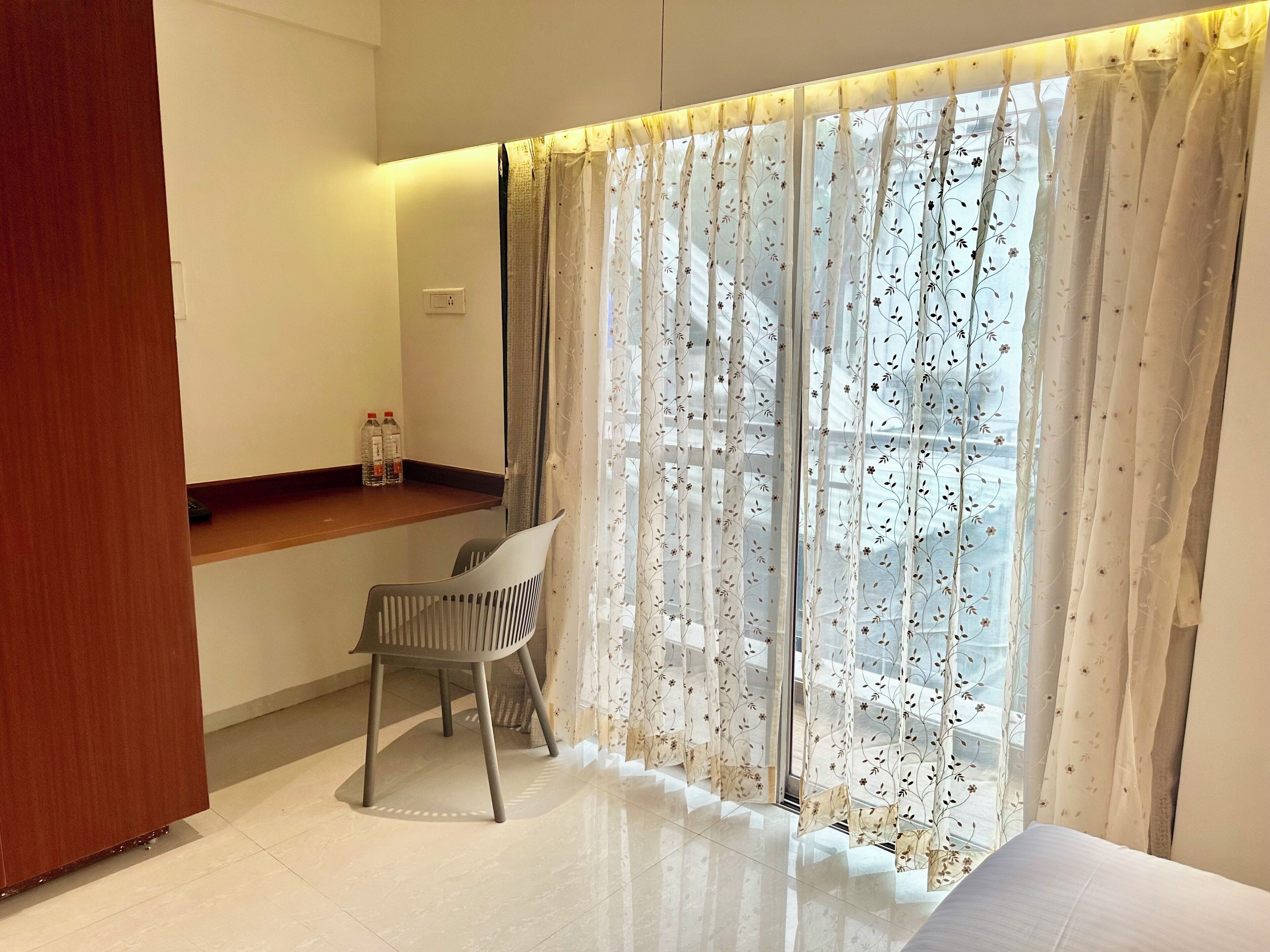 Foto - StayBird - Azure Suites Business Hotel