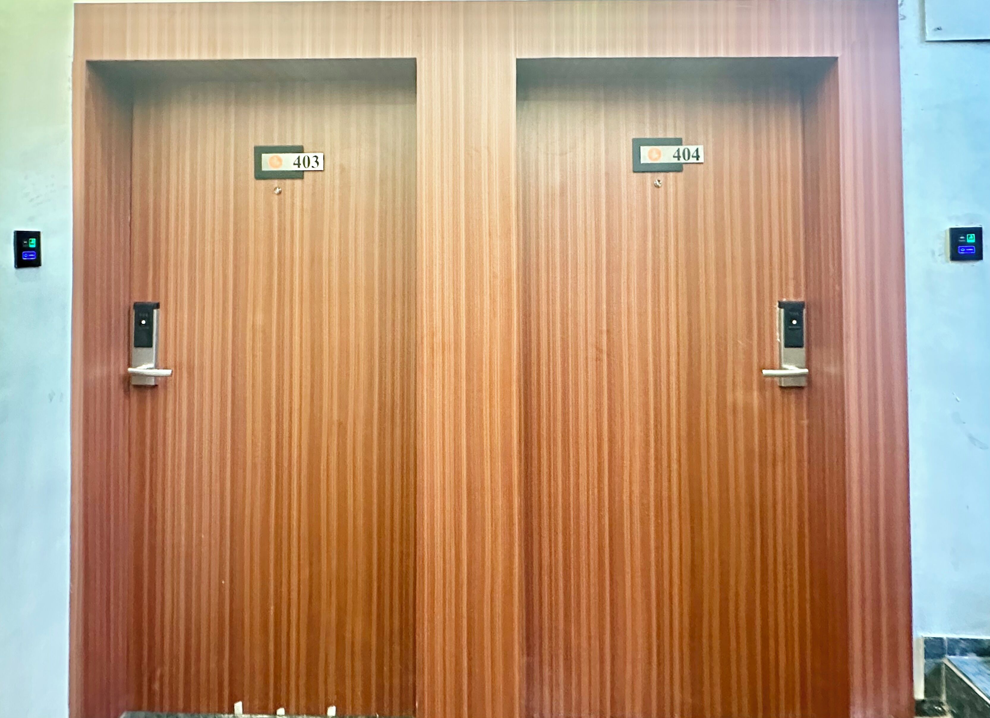 Foto - StayBird - Azure Suites Business Hotel