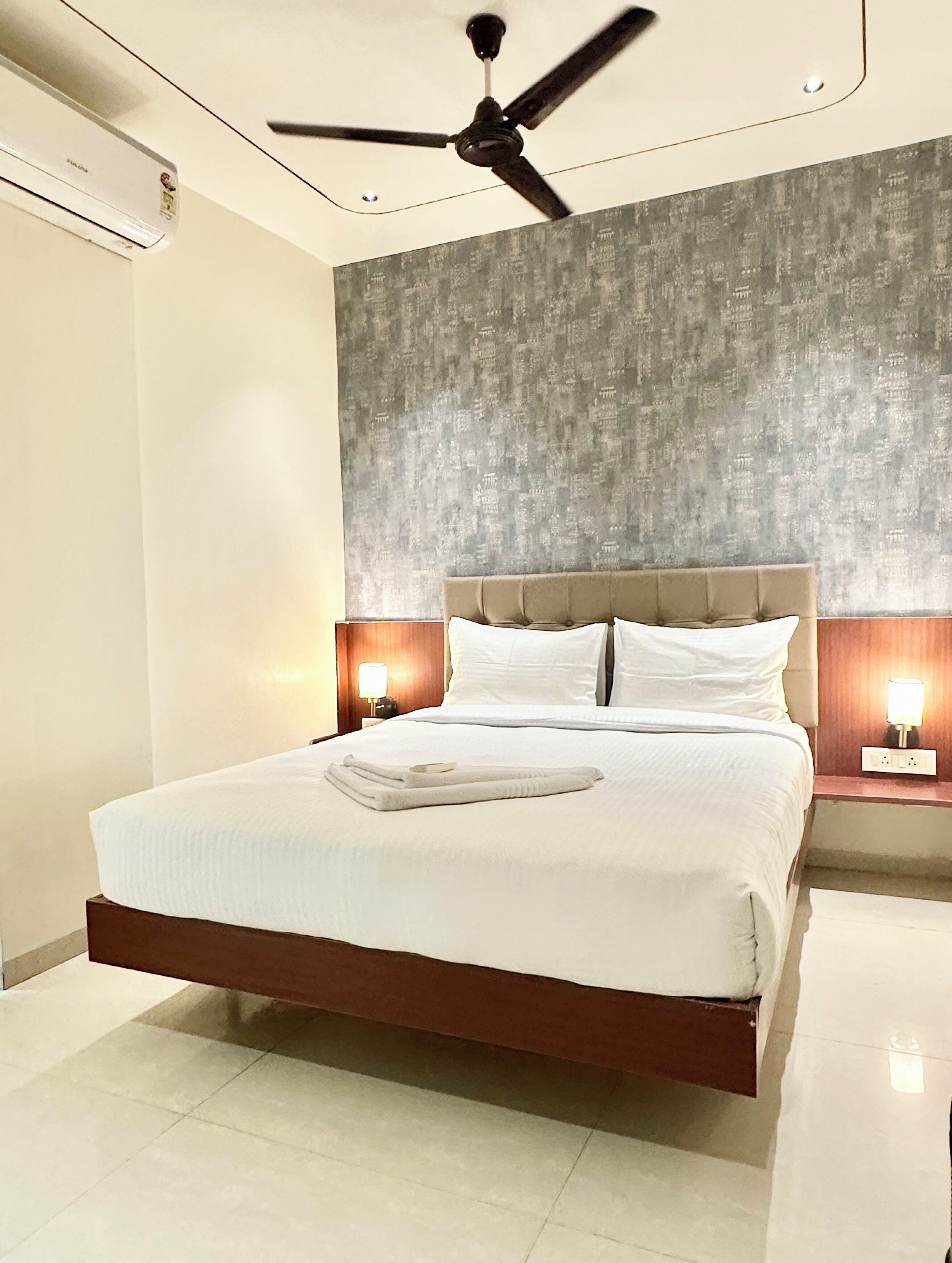 Foto - StayBird - Azure Suites Business Hotel