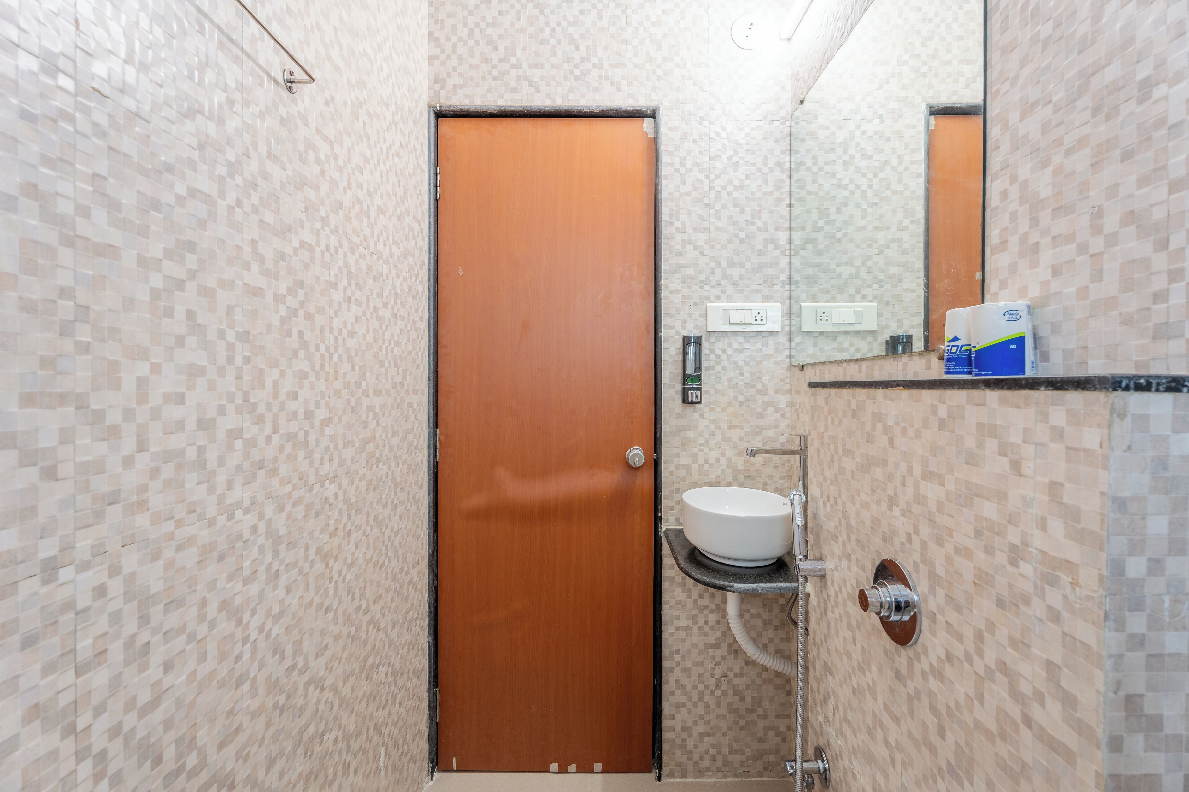 Foto - StayBird - Azure Suites Business Hotel