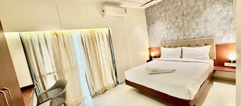 StayBird - Azure Suites Business Hotel