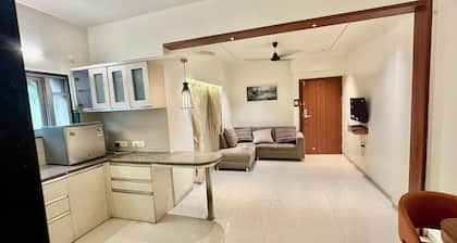 StayBird - Azure Suites Business Hotel