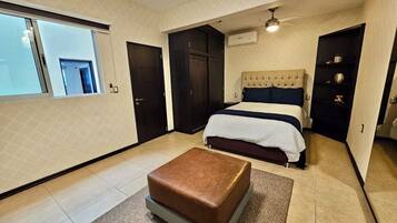 4 bedrooms, iron/ironing board, free WiFi