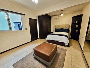 4 Schlafzimmer, Bügeleisen/Bügelbrett, kostenloses WLAN