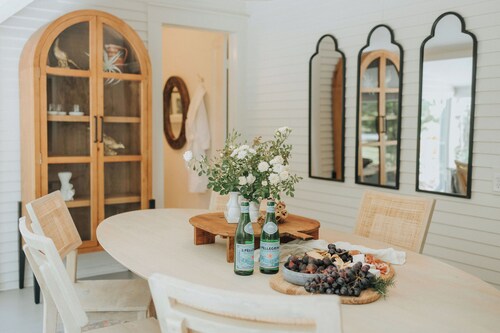 3be/2b in the PERFECT location. One block to Downtown OS! The Bradford House