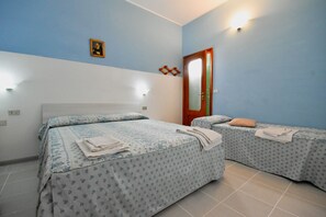 1 habitación y ropa de cama 