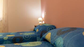 1 sovrum, skrivbord, wi-fi och sängkläder