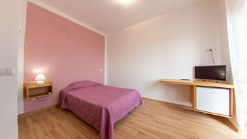 1 chambre, bureau, Wi-Fi, draps fournis