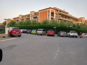 Property grounds - App for 4 adult, Sveti Vas: AC WiFi, swimming pool, elevator, wheelchair access, (Sveti Vas)