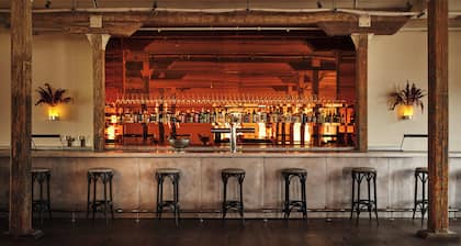 Pocketbook Hotel and Bath