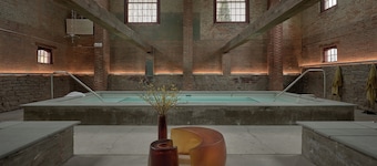 Pocketbook Hotel and Bath