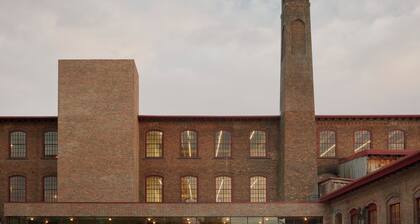 Pocketbook Hotel and Bath