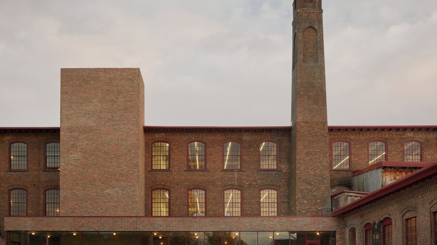 Pocketbook Hotel and Bath