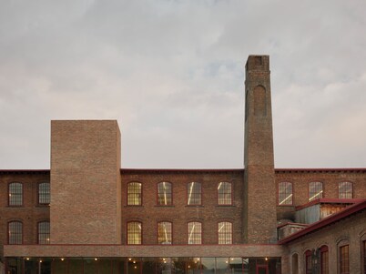 Pocketbook Hotel and Bath