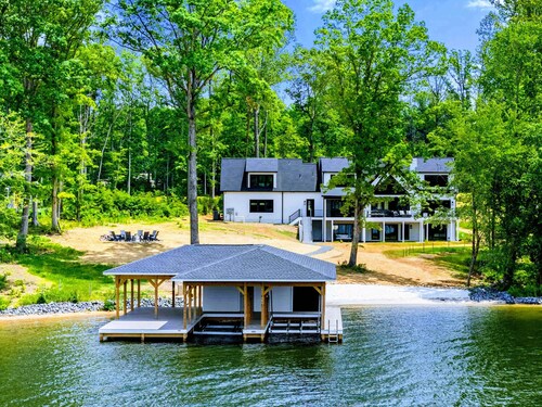 Lakefront Lake Anna, Beach, Dock, Deck Vie