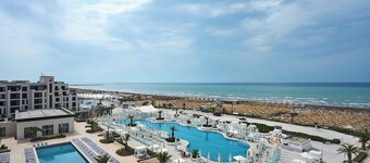 Sea Breeze Stylish Studio with Private Terrace