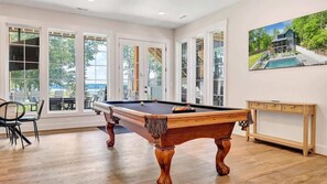 Game room - 10BR Vista Pointe Estate, Lakefront Luxury w/ Heat (Spotsylvania Courthouse)