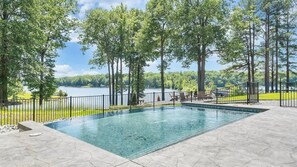 Pool - 10BR Vista Pointe Estate, Lakefront Luxury w/ Heat (Spotsylvania Courthouse)