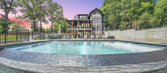 Lakefront Luxury - 10BR, Pool w/ Heat, Hot Tub