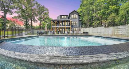 Lakefront Luxury - 10BR, Pool w/ Heat, Hot Tub