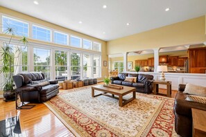 Smart TV, fireplace, offices