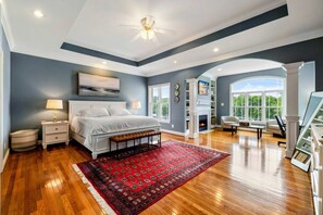 6 bedrooms, iron/ironing board, travel cot, free WiFi - 6BR Lakefront @ Lake Anna, Deck, Boat House, Beach (Mineral)