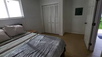 1 間睡房、熨斗/熨衫板、Wi-Fi (收費)、床單