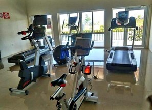 Fitness facility - Charming 2-bedroom house with AC, WiFi in desirable Stonebrook Manor (Florence Hall Village)