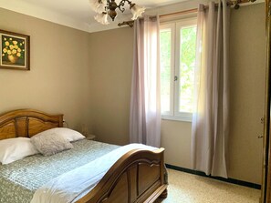 2 Schlafzimmer, Bügeleisen/Bügelbrett, WLAN, Bettwäsche