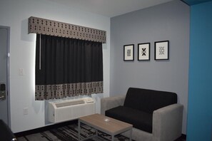 Bureau, fer et planche à repasser, Wi-Fi gratuit, draps fournis