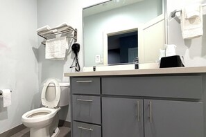 Suite, 2 Queen Beds, Non Smoking | Bathroom | Free toiletries, hair dryer, towels - Hotel Royale IAH Airport North Houston I-45 (Houston)