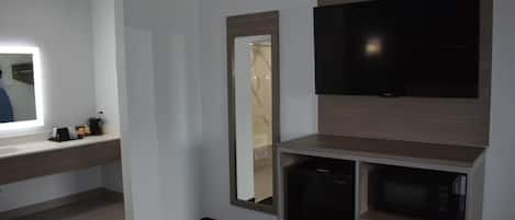 Desk, iron/ironing board, free WiFi, bed sheets