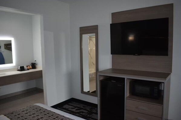 Desk, iron/ironing board, free WiFi, bed sheets