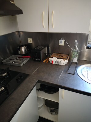 Mikrobølgeovn og kokeplater