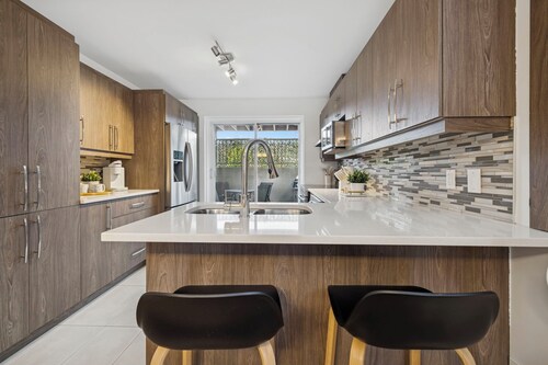 Laval Furnished 1BR + Sofa Bed | Wifi + Utilities | Move-In Ready | 31+ Days