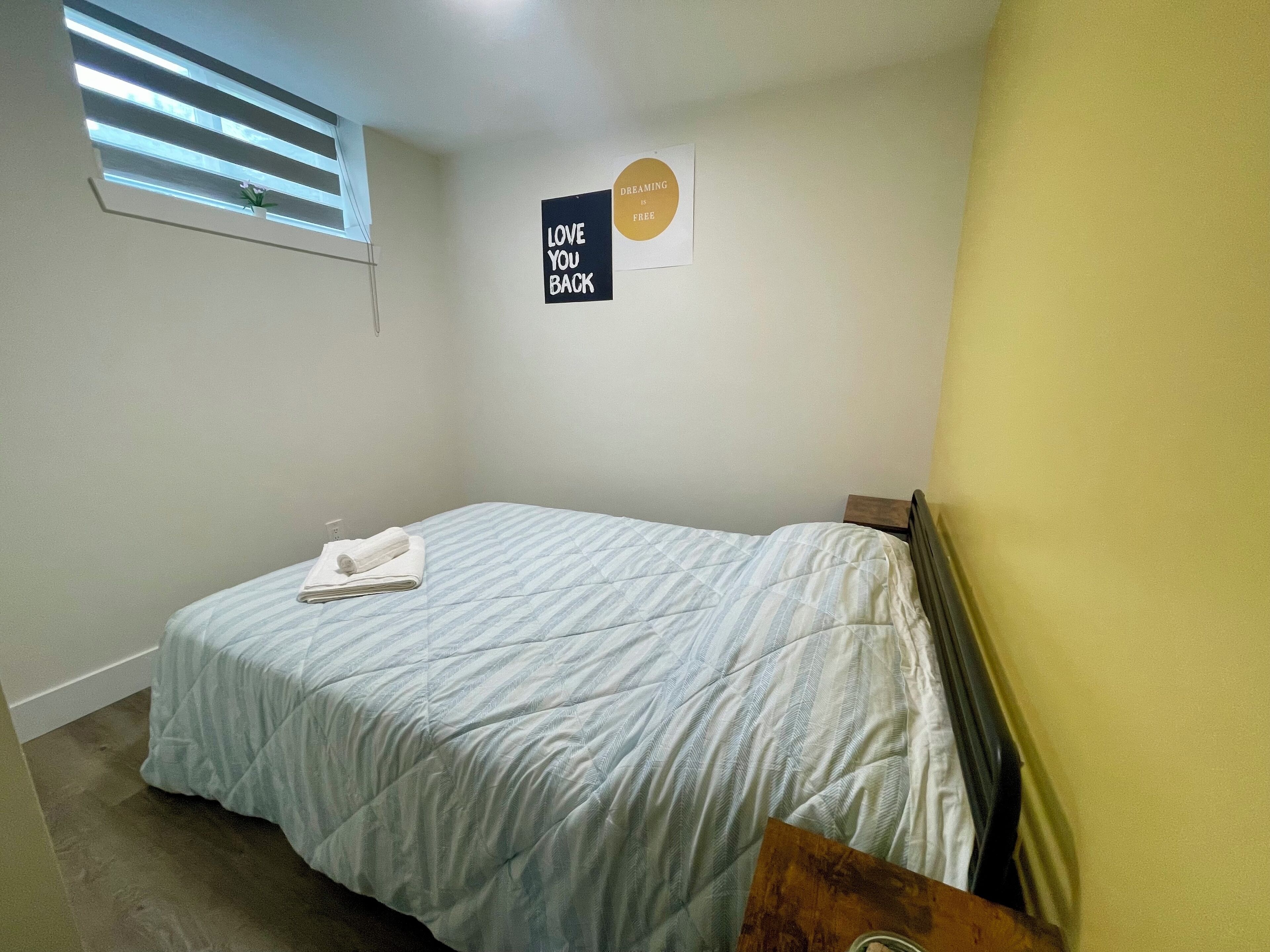 2 bedrooms, iron/ironing board, WiFi (free), bed sheets