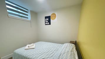 2 bedrooms, iron/ironing board, WiFi (free), bed sheets